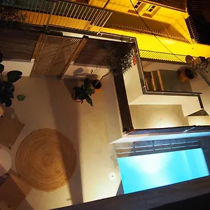 https://suites-9-malaga-three-unique-suites-with-private-plunge-pool.es-andalucia.com