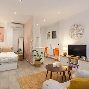 https://comfortable-cozy-apartment-in-old-town-of-malaga.es-andalucia.com