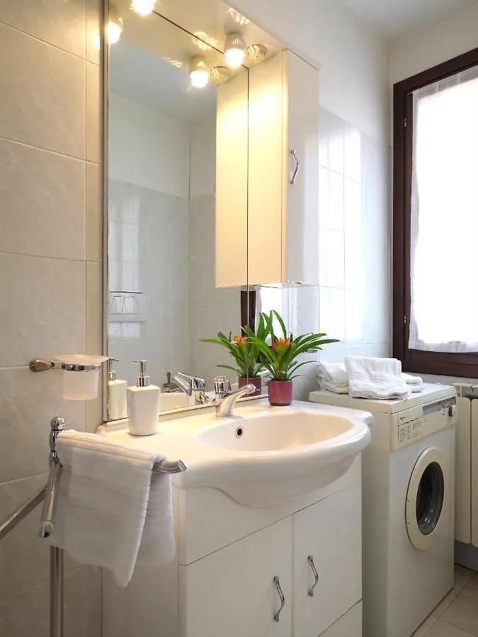 Palazzo Preziosa - Rialto Apartment Venice 0*,