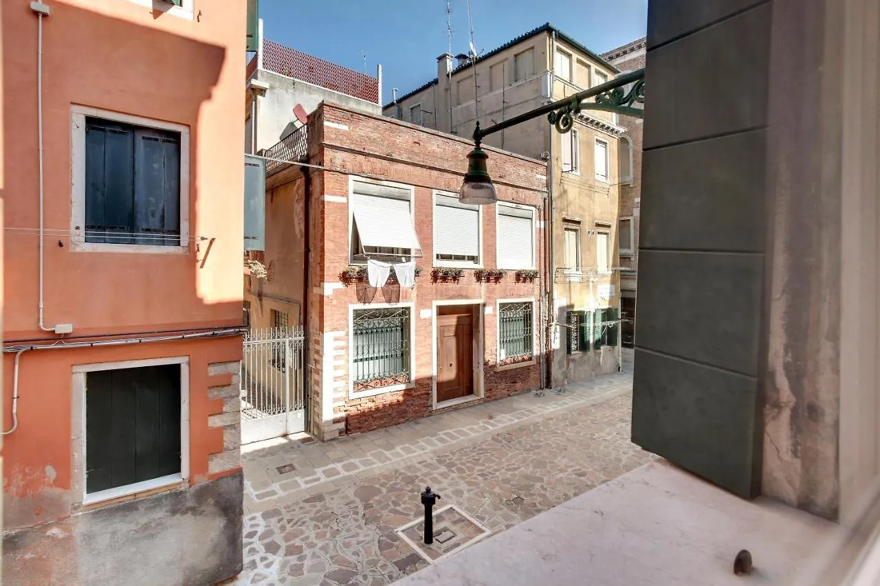 Palazzo Preziosa - Rialto Apartment Venice 0*,