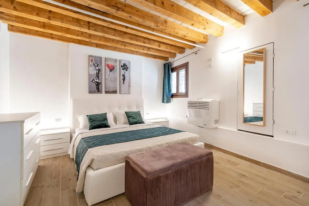 Palazzo Preziosa - Rialto Apartment Venice Italy