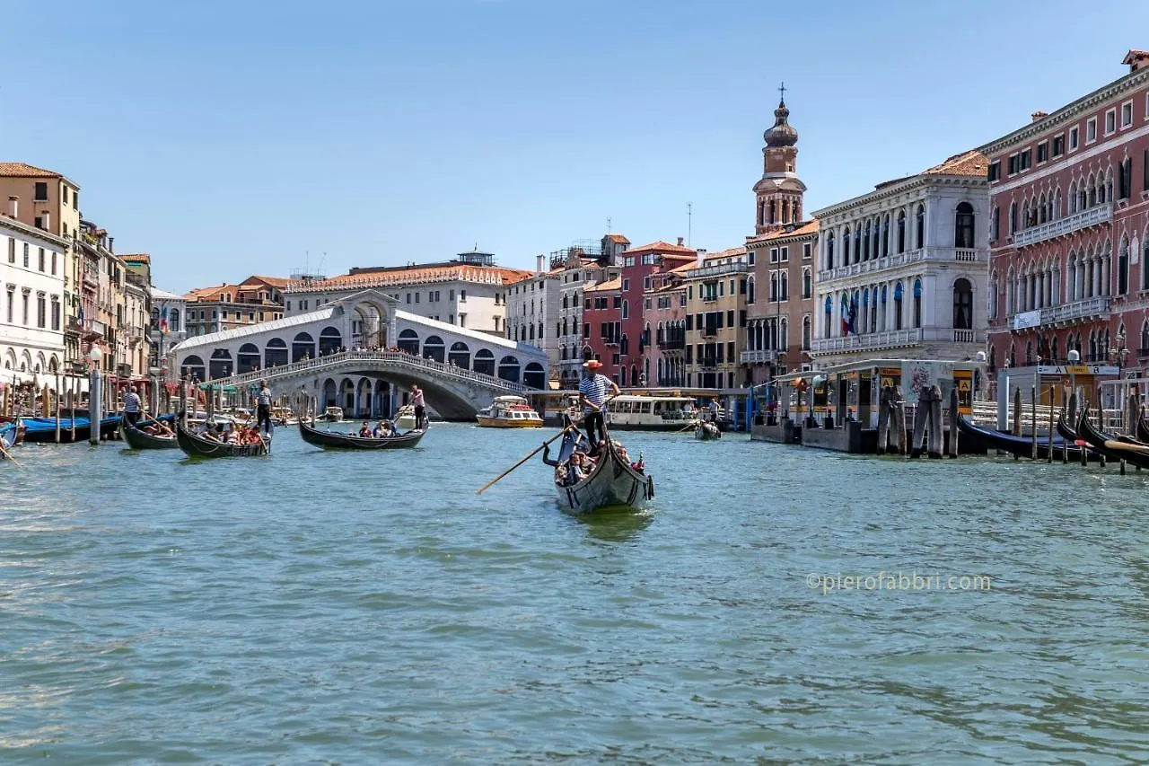 Palazzo Preziosa - Rialto Apartment Venice 0*,